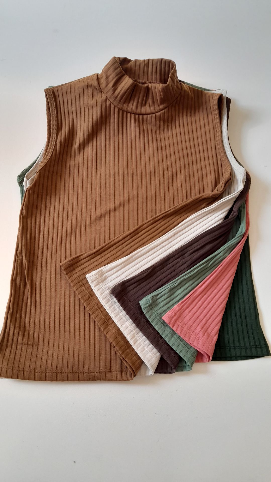 تاپ ریلی یقه ۳سانت،جنس پارچه ریلی دونه درشت